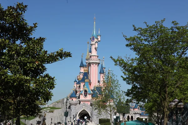 Locales y Turísticos en el Parque Disneyland — Foto de Stock
