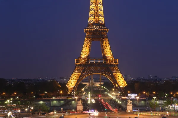 PARIS - 3 MAI : Vue sur Paris et la Tour Eiffel — Photo