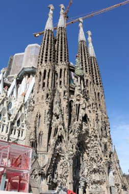 La sagrada familia - gaudi tarafından tasarlanmış etkileyici Katedrali