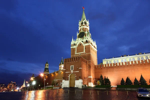 Spassky, Tsarskaya and Nabatnaya Towers of Moscow Kremlin at Re — Stock Photo, Image