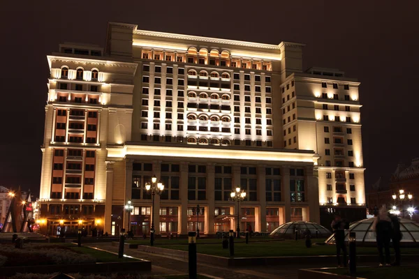 Vue de Nuit de la façade orientale de l'ancien Hôtel Moskva — Photo