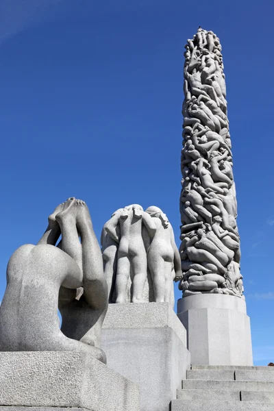 Статуи в парке Вигеланд в Осло — стоковое фото