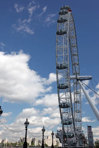 London eye in Londen, Verenigd Koninkrijk — Stockfoto
