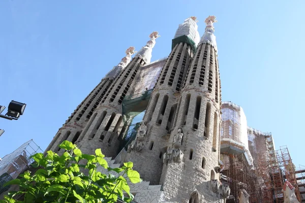 La Sagrada Familia - впечатляющий собор, спроектированный Гауди — стоковое фото