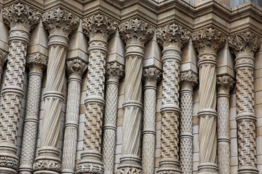 Londra bina süslü duvar