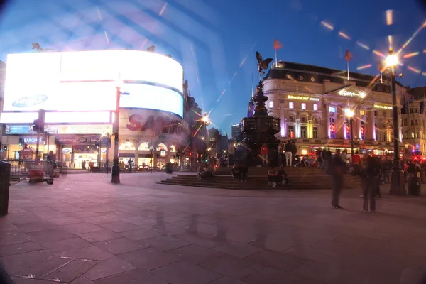 LONDRES - 8 JUIN : et trafic à Picadilly Circus — Photo