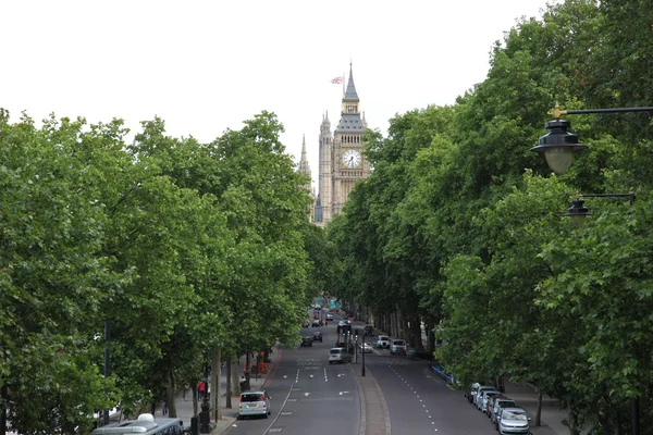 Boulevard in London mit Blick auf Big Ben — Stockfoto