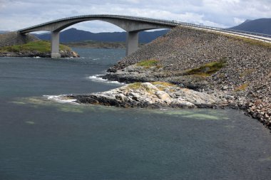 Norveç'te Atlantik yolda storseisundet Köprüsü