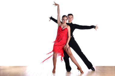 Latino dansçıları üzerine beyaz izole balo salonu