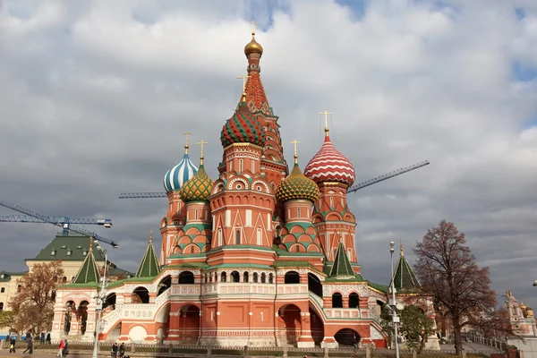 Voorspraak kathedraal St. Basil's op het Rode plein, Moskou, Rusland — Stockfoto