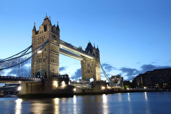 Terkenal dan Indah Malam Pemandangan Tower Bridge, London, Inggris — Stok Foto