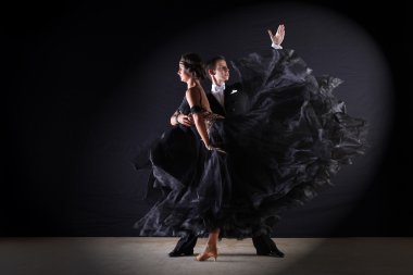 Latino dansçıları