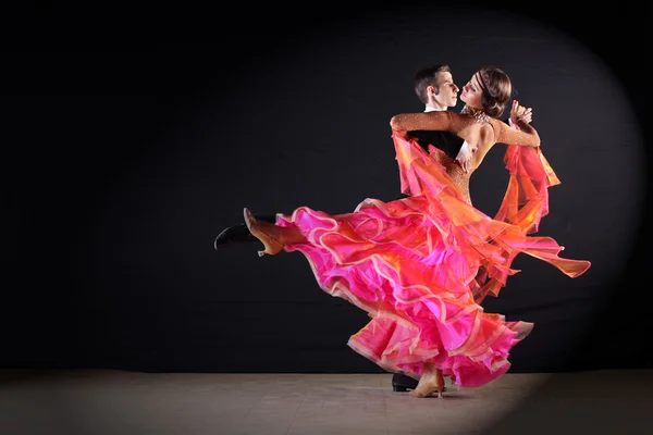 Bailarines latinos — Foto de Stock