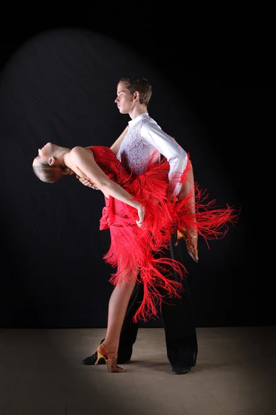 Bailarines latinos — Foto de Stock