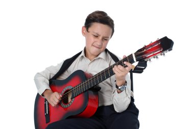 gitar çalan gerçekleştirme