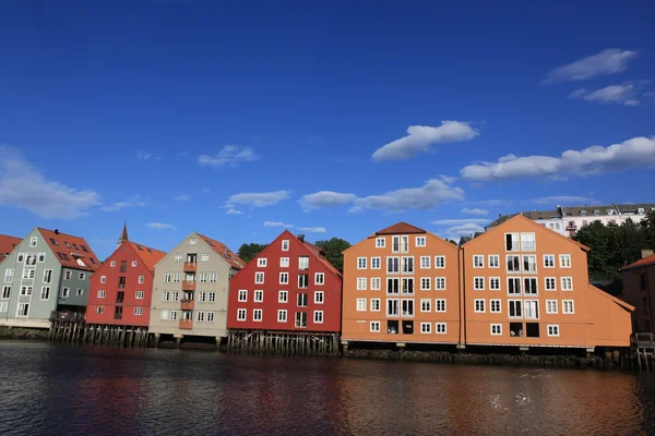 Oude pakhuizen in trondheim — Stockfoto