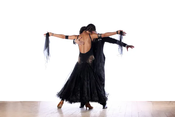 Latino χορευτές στην αίθουσα χορού κατά λευκό φόντο — Φωτογραφία Αρχείου