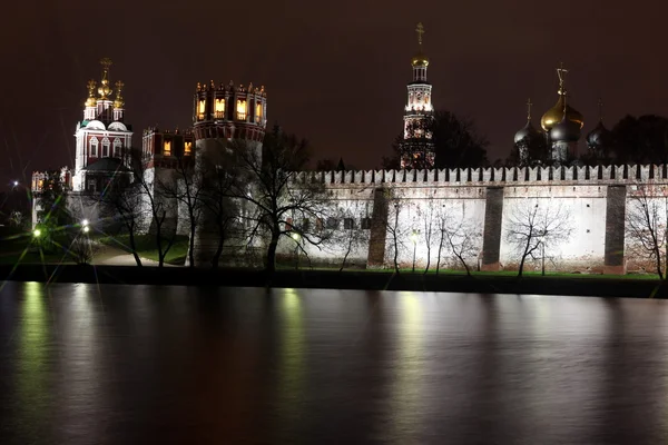 Rus Ortodoks kiliseleri güzel gece görünümü — Stok fotoğraf