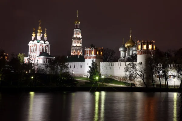俄罗斯东正教在圣女美丽夜景 — 图库照片