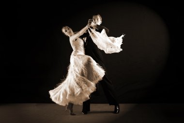 Latino dansçıları balo salonu