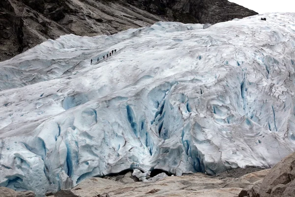 挪威，jostedalsbreen 国家公园。著名的 briksdalsbreen briksdalen 山谷冰川 — 图库照片