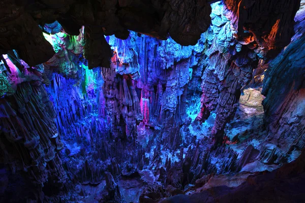 Rákosu flétnu jeskyně v guilin, Čína — Stock fotografie