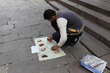kastanyet barcelona sokak üzerinde satan