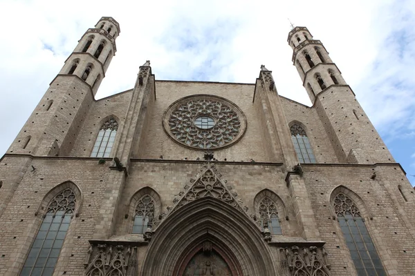 外立面的圣玛丽亚 del mar 教堂在巴塞罗那，西班牙 — 图库照片