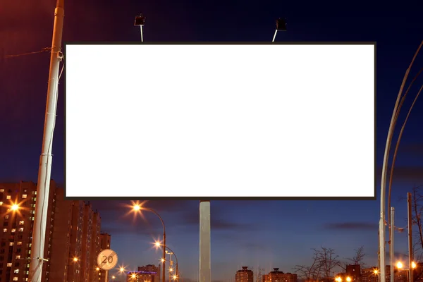 Tomma vägarna skyltar på kvällen i city — Stockfoto