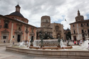plaza de la virgen valencia İspanya Turia Çeşmesi