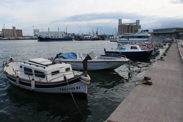 Barcos em Tarragona marina, Espanha — Fotografia de Stock