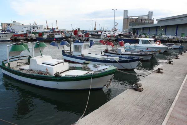 Boote in tarragona marina, spanien — Stockfoto