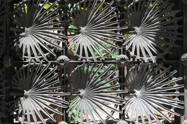 Metal fence in Park Guell — Stock Photo, Image