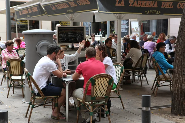 Άνθρωποι στο café — Φωτογραφία Αρχείου