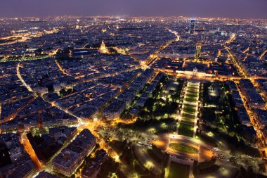 Paris gece görünümü