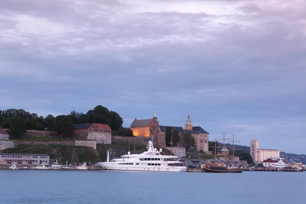 Oude haven en vesting van oslo, Noorwegen — Stockfoto