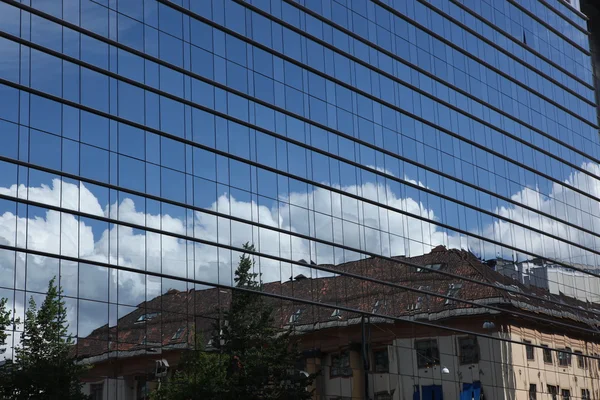 Edifícios reflexões — Fotografia de Stock