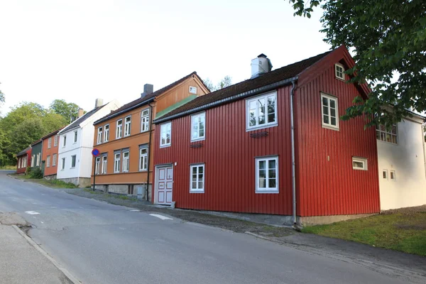 Gamla trähus i trondheim, Norge — Stockfoto