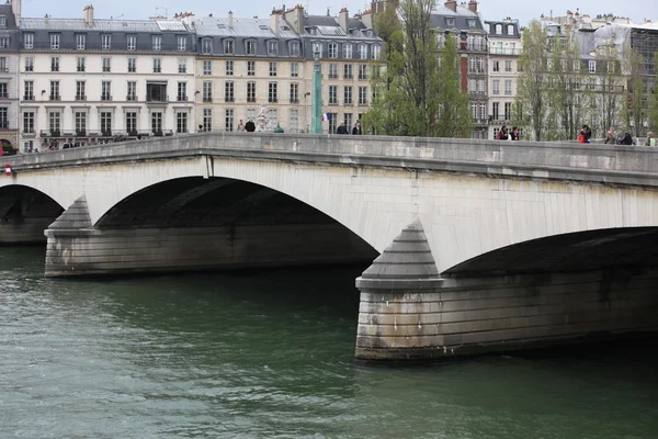 Brücke in Paris — Stockfoto