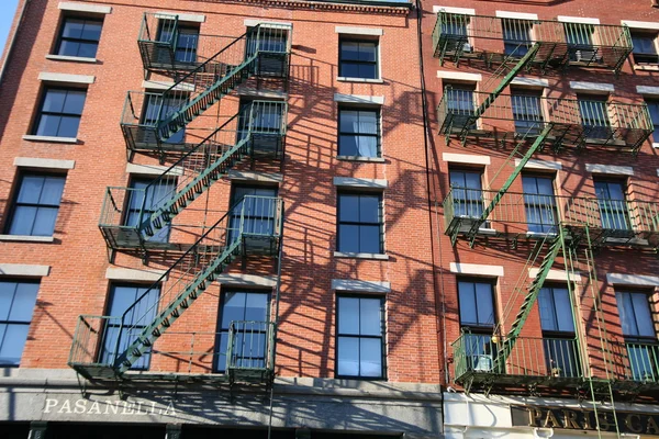 Apartment building in New York city — Stock Photo, Image