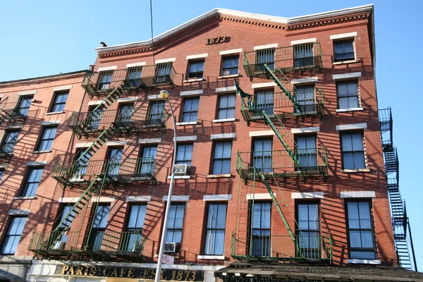 Appartement gebouw in new york city — Stockfoto