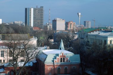 Pencereden şehir görünümü