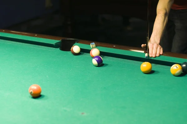 Mesa de bilhar com bolas — Fotografia de Stock