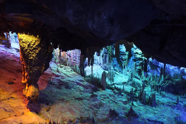 Grotte di flauto Reed a Guilin, provincia del Guangxi, Cina — Foto Stock