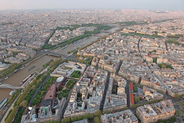 Знаменитый вид на закат Парижа — стоковое фото