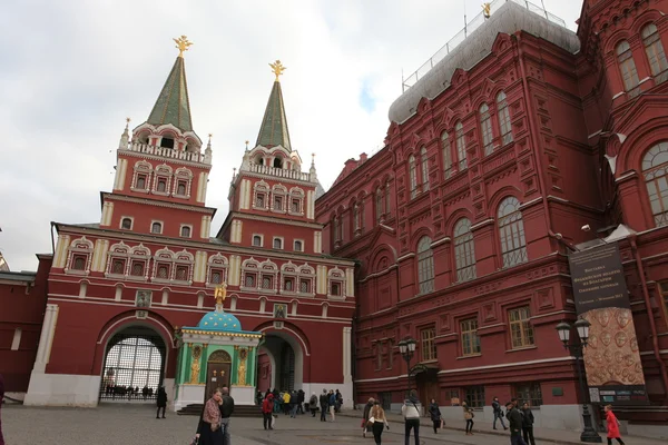 Национальный исторический музей на Красной площади в Москве, Россия — стоковое фото