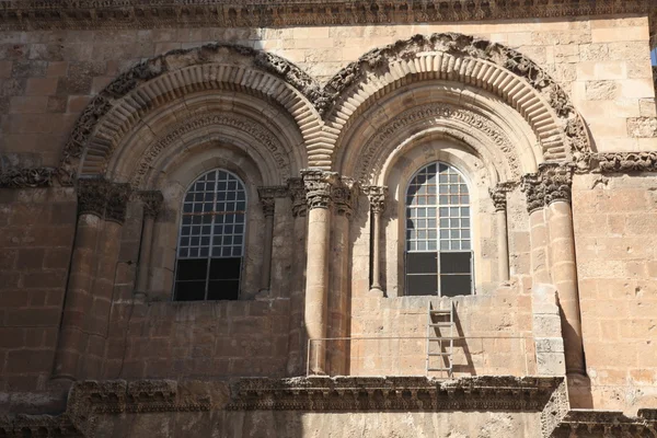 Tegel fönster i jerusalem — Stockfoto