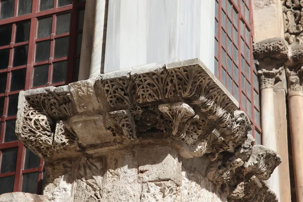 Decorazioni in pietra sul muro a Gerusalemme — Foto Stock