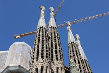 La sagrada familia gaudi tarafından