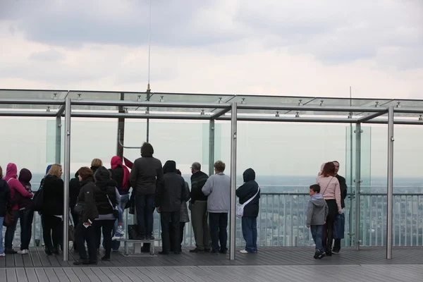 Mensen op de toren — Stockfoto